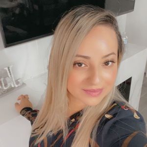 Meet your Posher, Cynthia